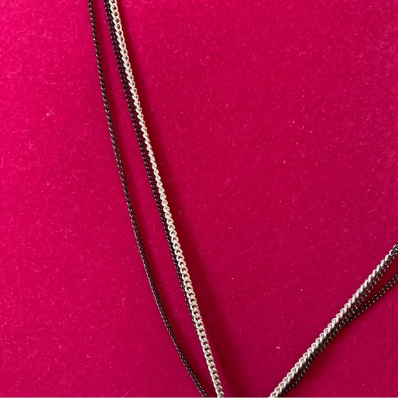 Kenneth Cole Silver Tone Pendant Necklace | New without Tags - Picture 3 of 8